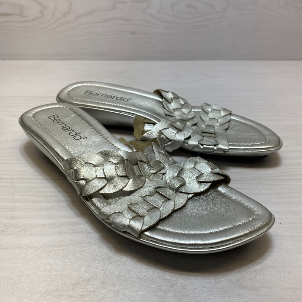 Bernardo Slide Sandals Women's Size 11M‎ Metallic Silver Leather Preppy Slip On